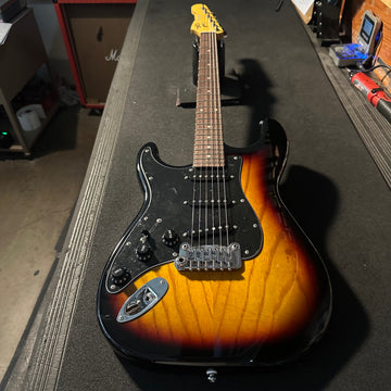 B-Stock Instruments - Tribute Legacy Lefty - 3-Tone Sunburst - RW