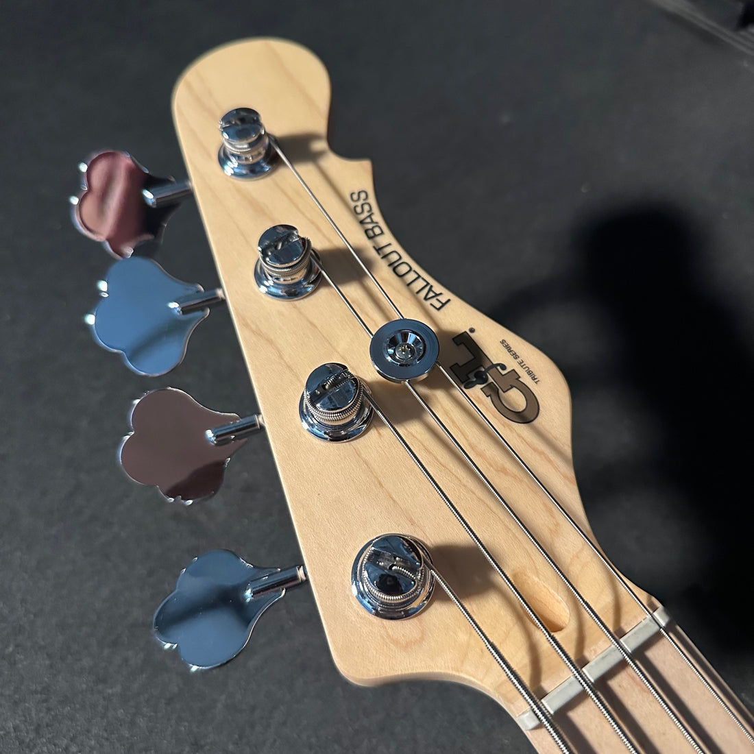 B-Stock Instruments - Tribute Fallout Bass - Candy Apple Red - MP