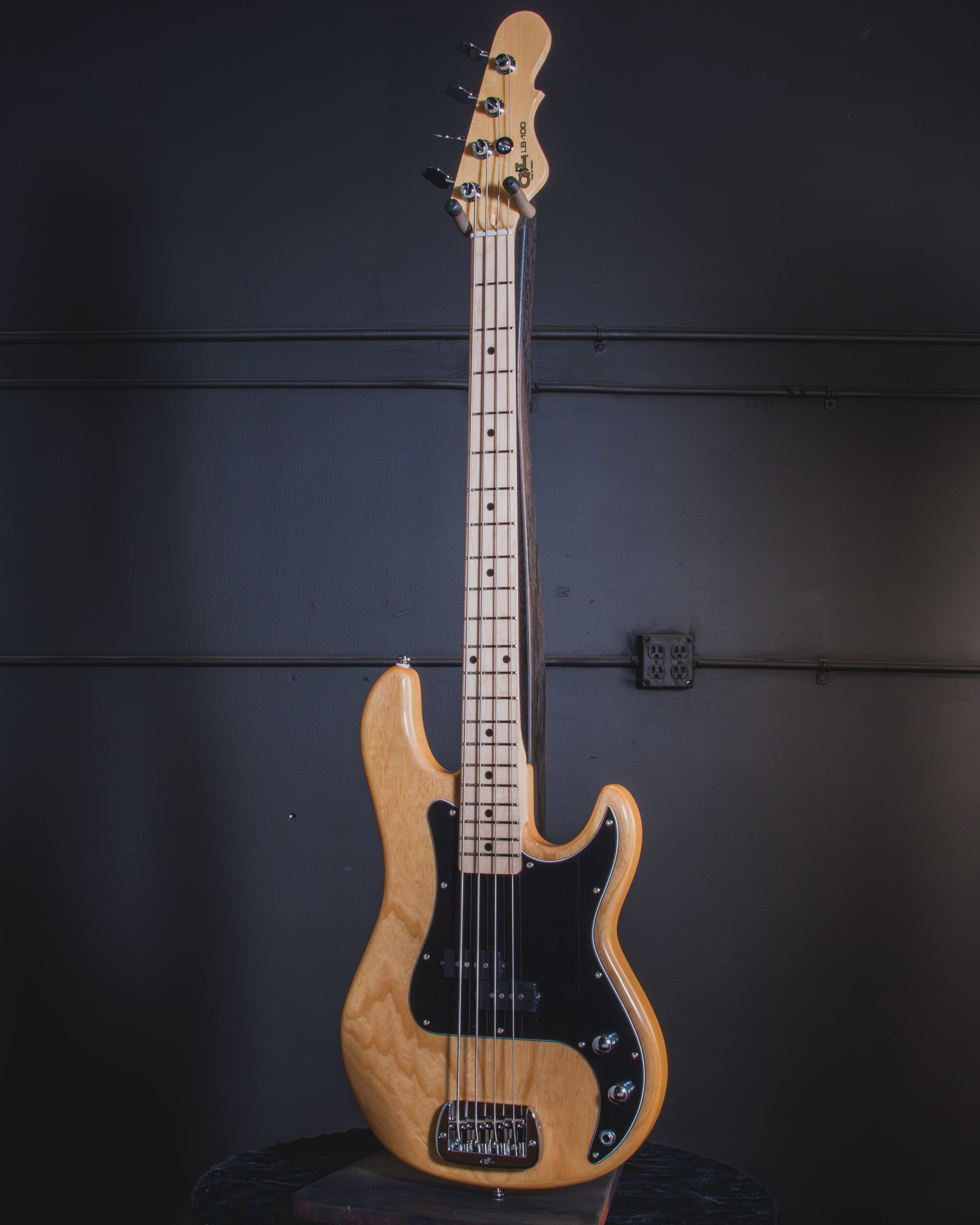 G&L Musical Instruments - Clearance Basses – G&L Online Store