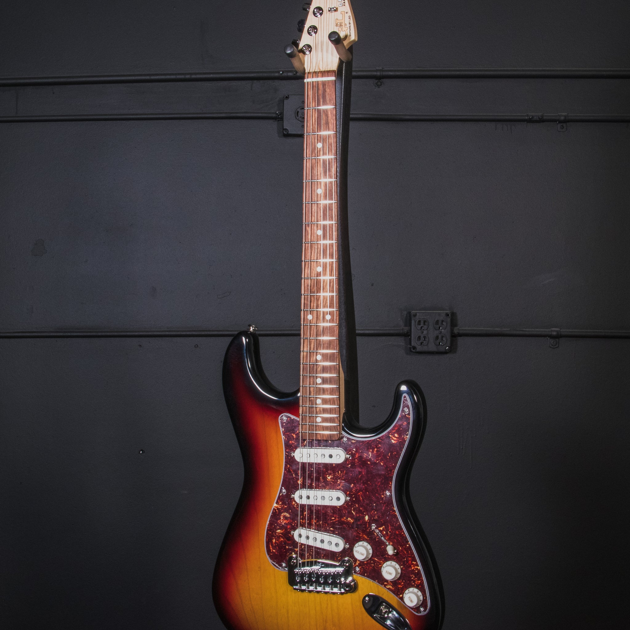 Legacy - 3-Tone Sunburst - CR