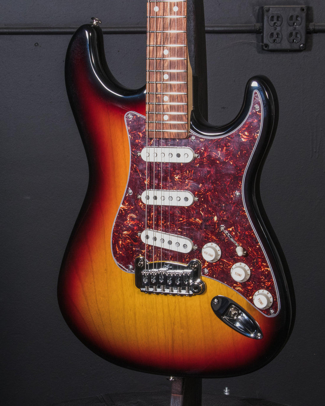 Legacy - 3-Tone Sunburst - CR