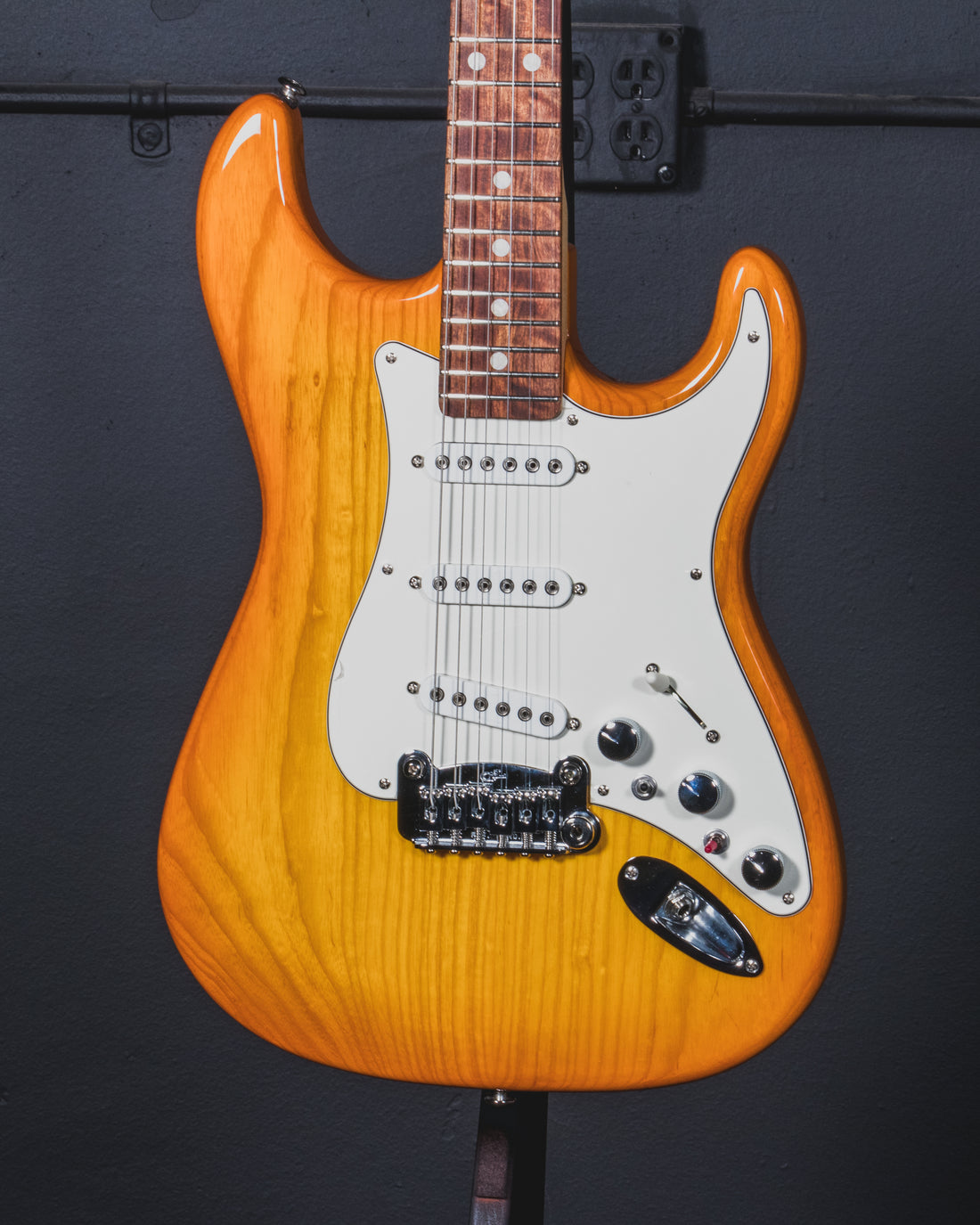 B-Stock Instruments - CLF S-500 Active *Prototype* - Honeyburst - CR (Production Sample)