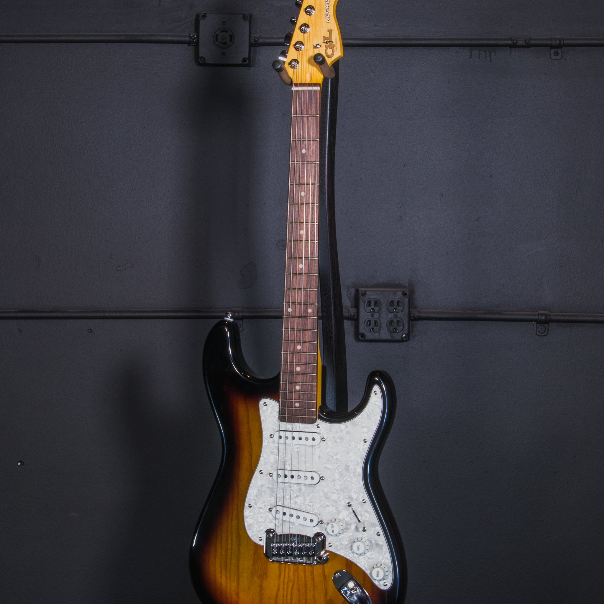 B-Stock Instruments - Tribute Legacy - 3-Tone Sunburst - RW