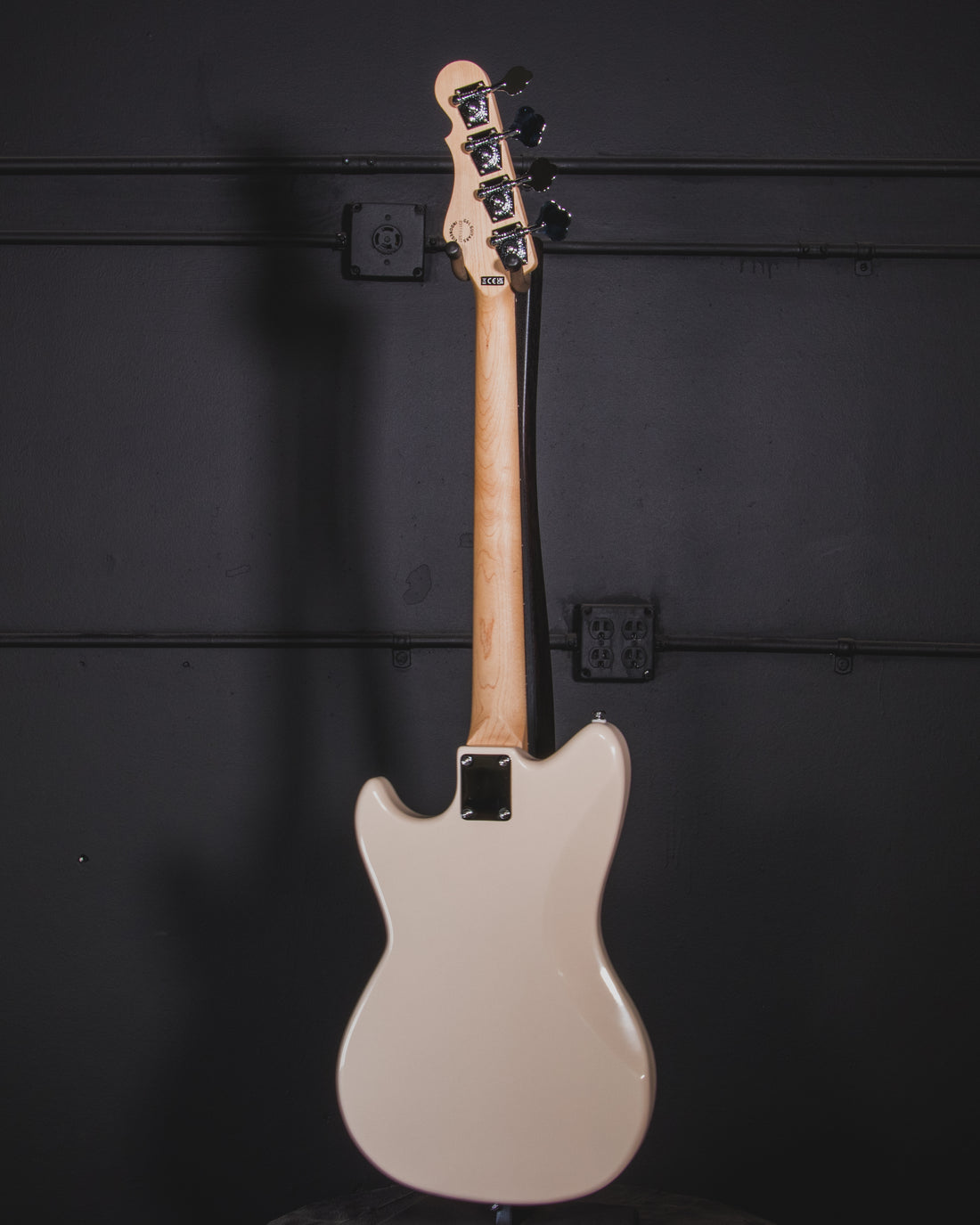 B-Stock Instruments - Tribute Fallout Bass - Olympic White - RW