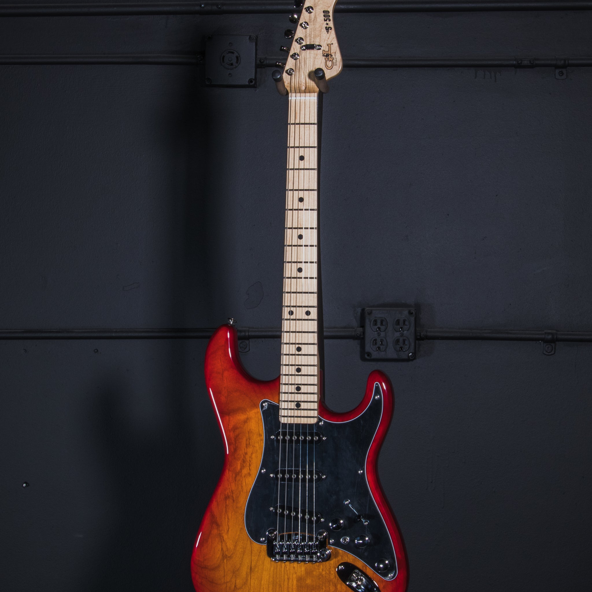 B-Stock Instruments - CLF S-500 - Cherry Burst - MP