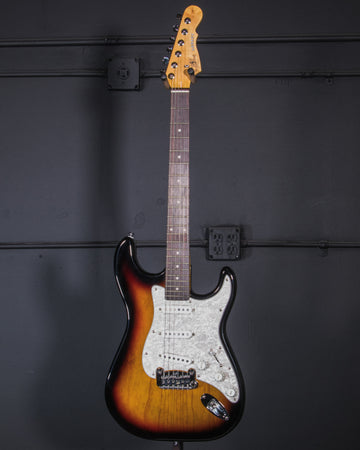 B-Stock Instruments - Tribute Legacy - 3-Tone Sunburst - RW
